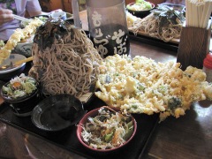 吷艜