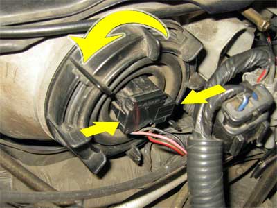 headlightbulb1.jpg(22046 byte)