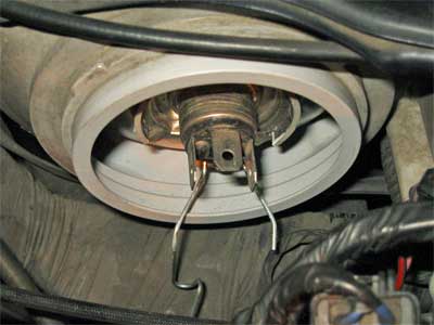 headlightbulb4.jpg(16104 byte)