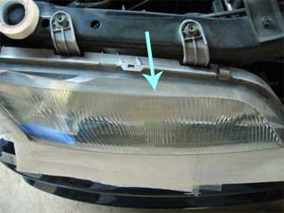 headlightlens2.jpg(10642 byte)