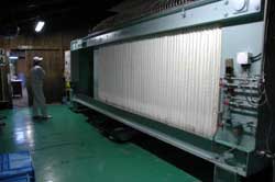 総米１８００ｋｇ仕込のモロミの圧搾機