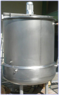 大型タンク200