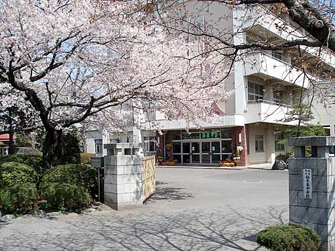 東中学校
